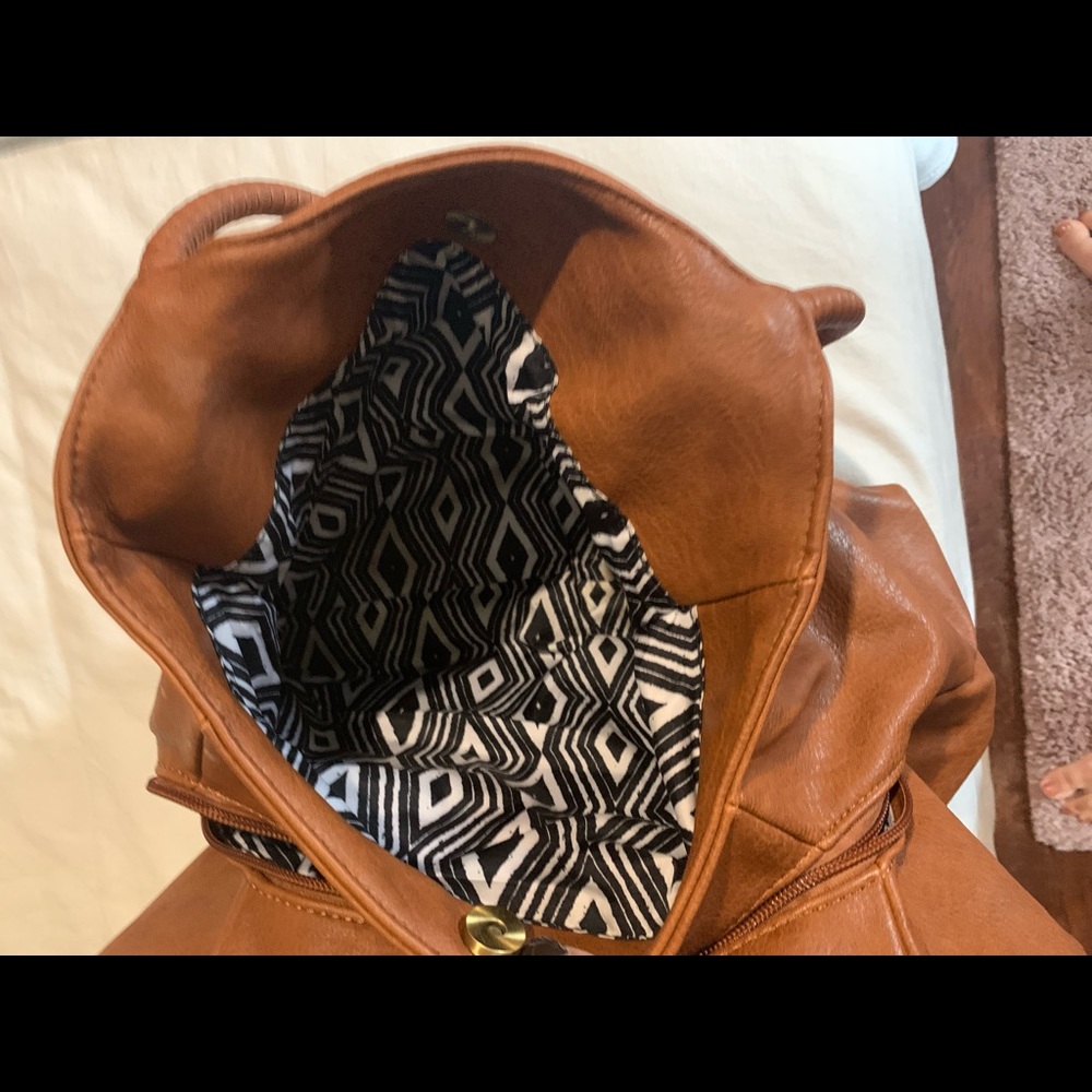 Large Tote Style Bag - Picture 4 of 6
